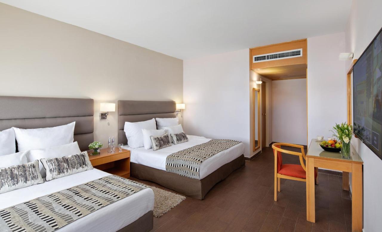 C Hotel Neve Ilan Εξωτερικό φωτογραφία