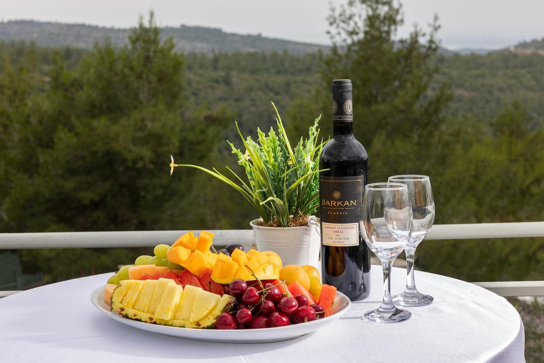 C Hotel Neve Ilan Εξωτερικό φωτογραφία