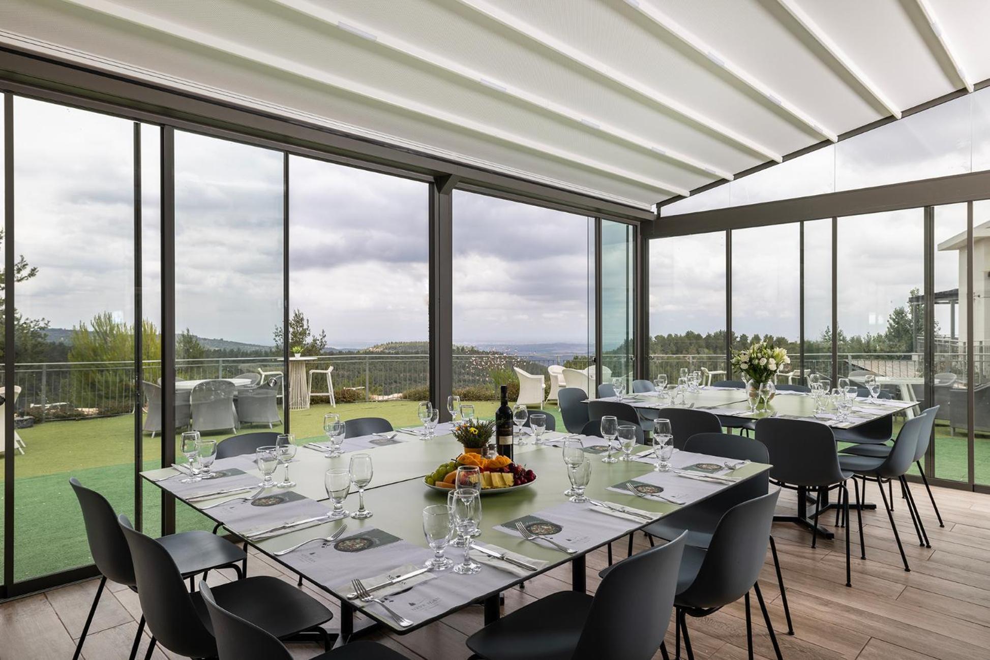 C Hotel Neve Ilan Εξωτερικό φωτογραφία