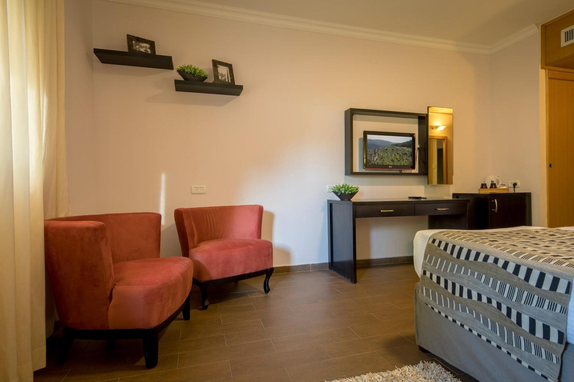 C Hotel Neve Ilan Εξωτερικό φωτογραφία