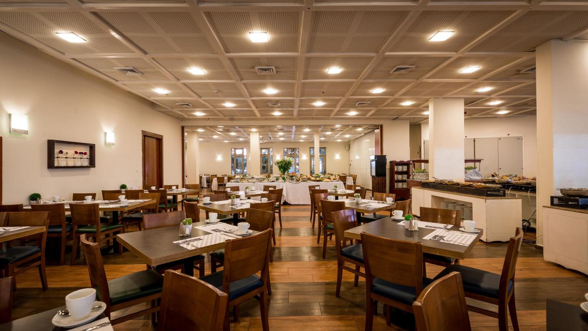 C Hotel Neve Ilan Εξωτερικό φωτογραφία