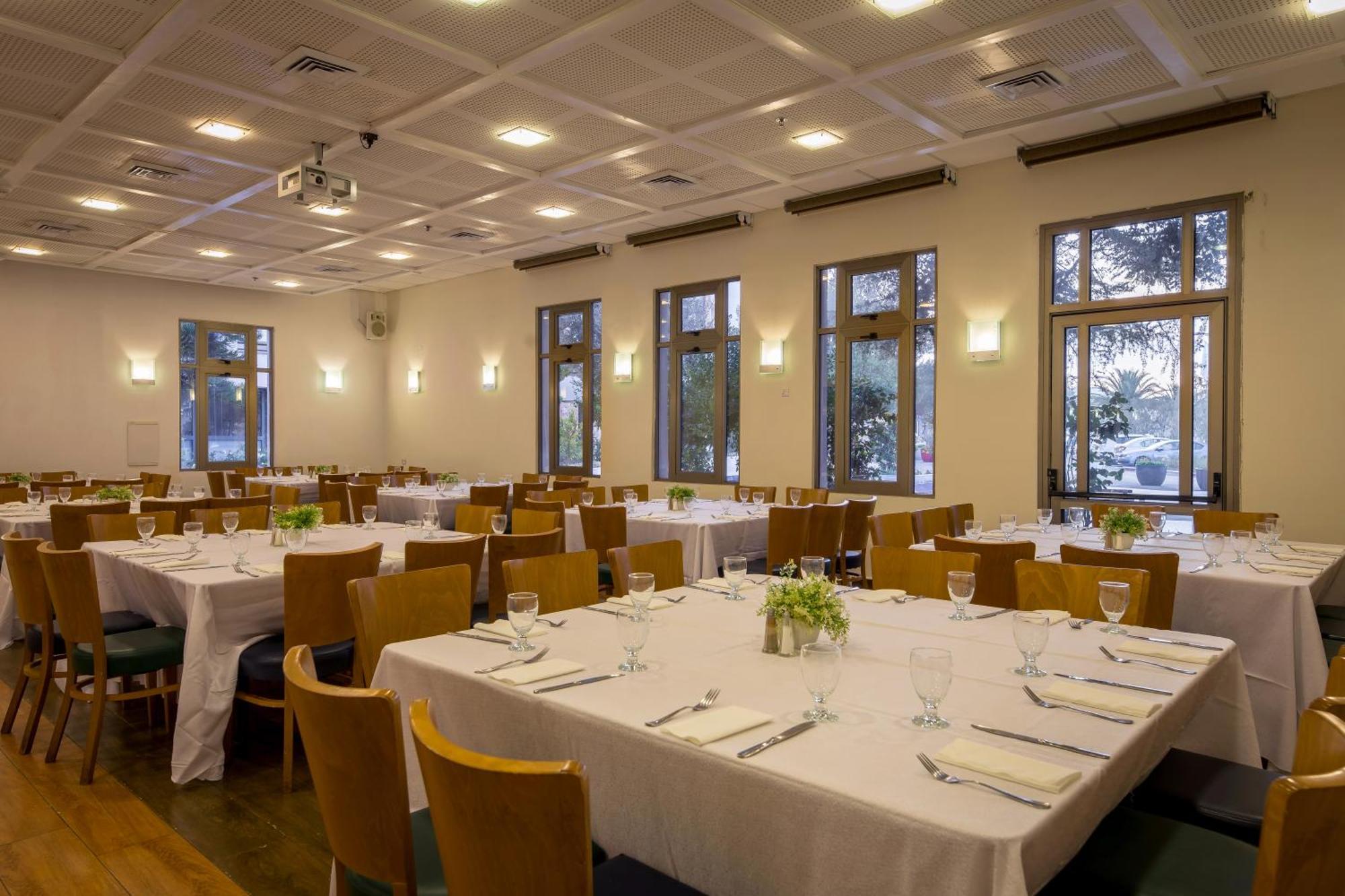 C Hotel Neve Ilan Εξωτερικό φωτογραφία