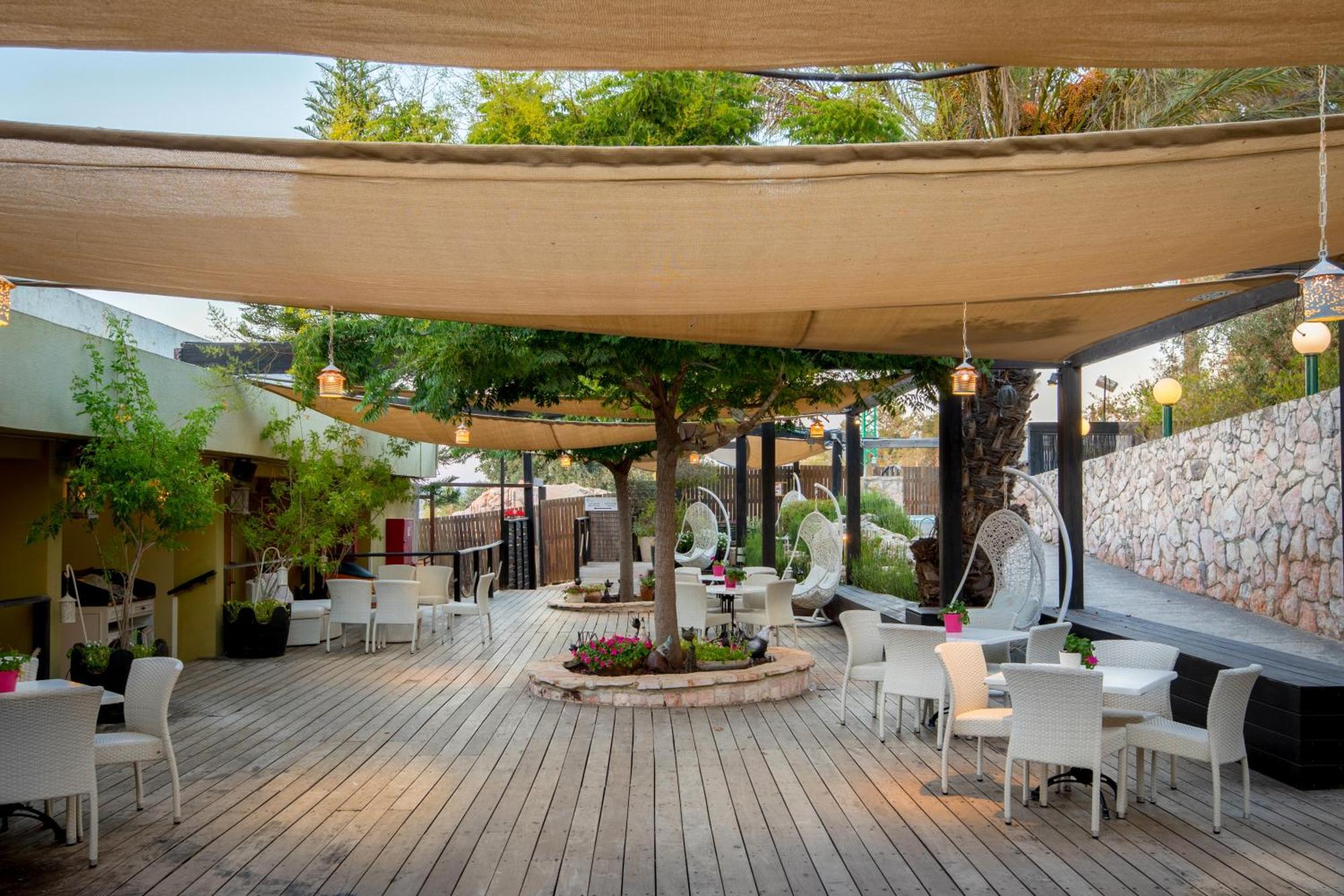 C Hotel Neve Ilan Εξωτερικό φωτογραφία