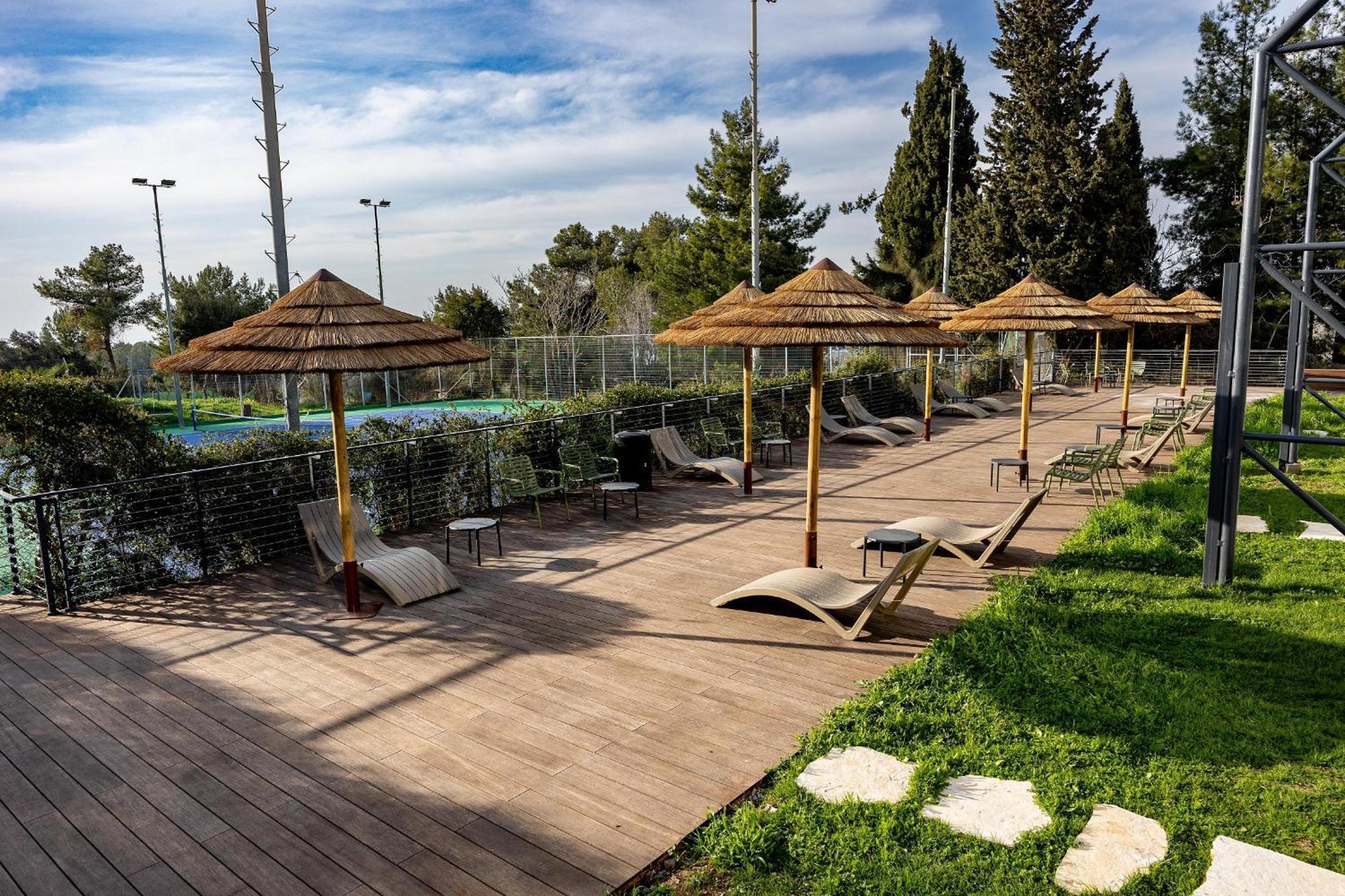 C Hotel Neve Ilan Εξωτερικό φωτογραφία